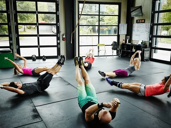 Làm sao để tập gồng cơ bụng khi tập gym